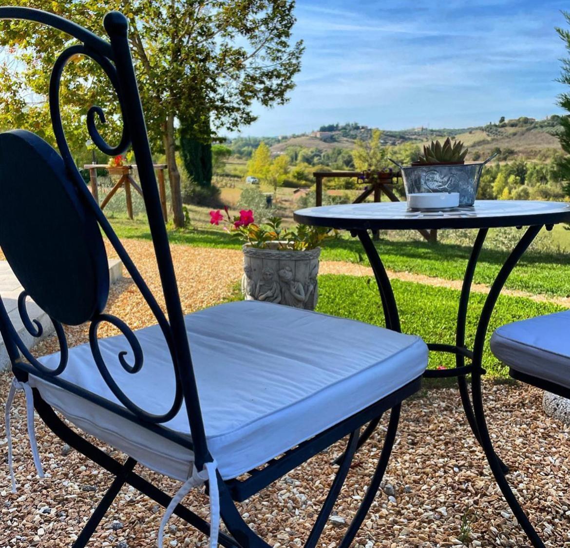 Agriturismo La Corte Del Sole Siena Kültér fotó