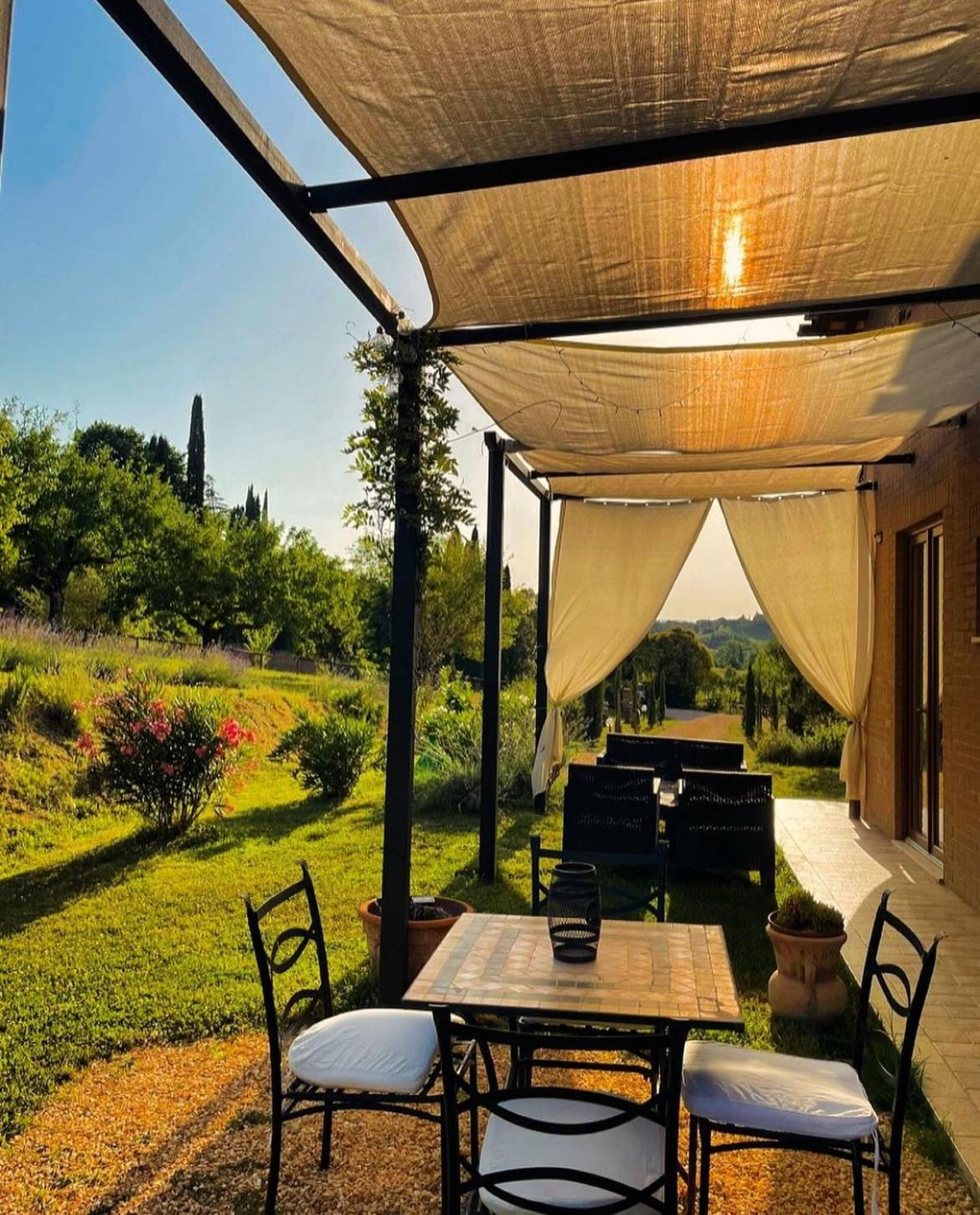 Agriturismo La Corte Del Sole Siena Kültér fotó