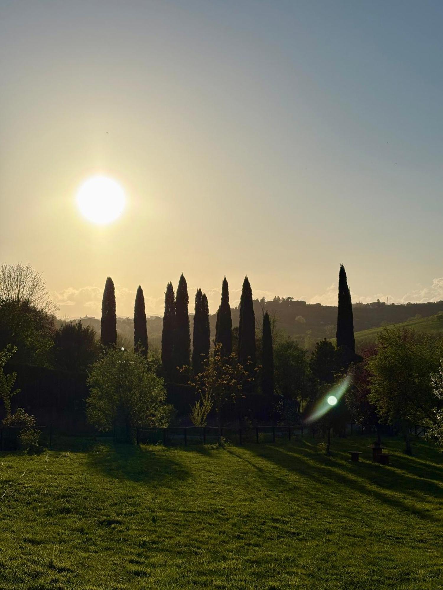 Agriturismo La Corte Del Sole Siena Kültér fotó